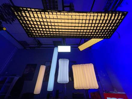 All tubes and panels are self-inflating